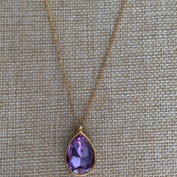 Reversible necklace with gold tone side and purple gem side. - Picture 4 of 5
